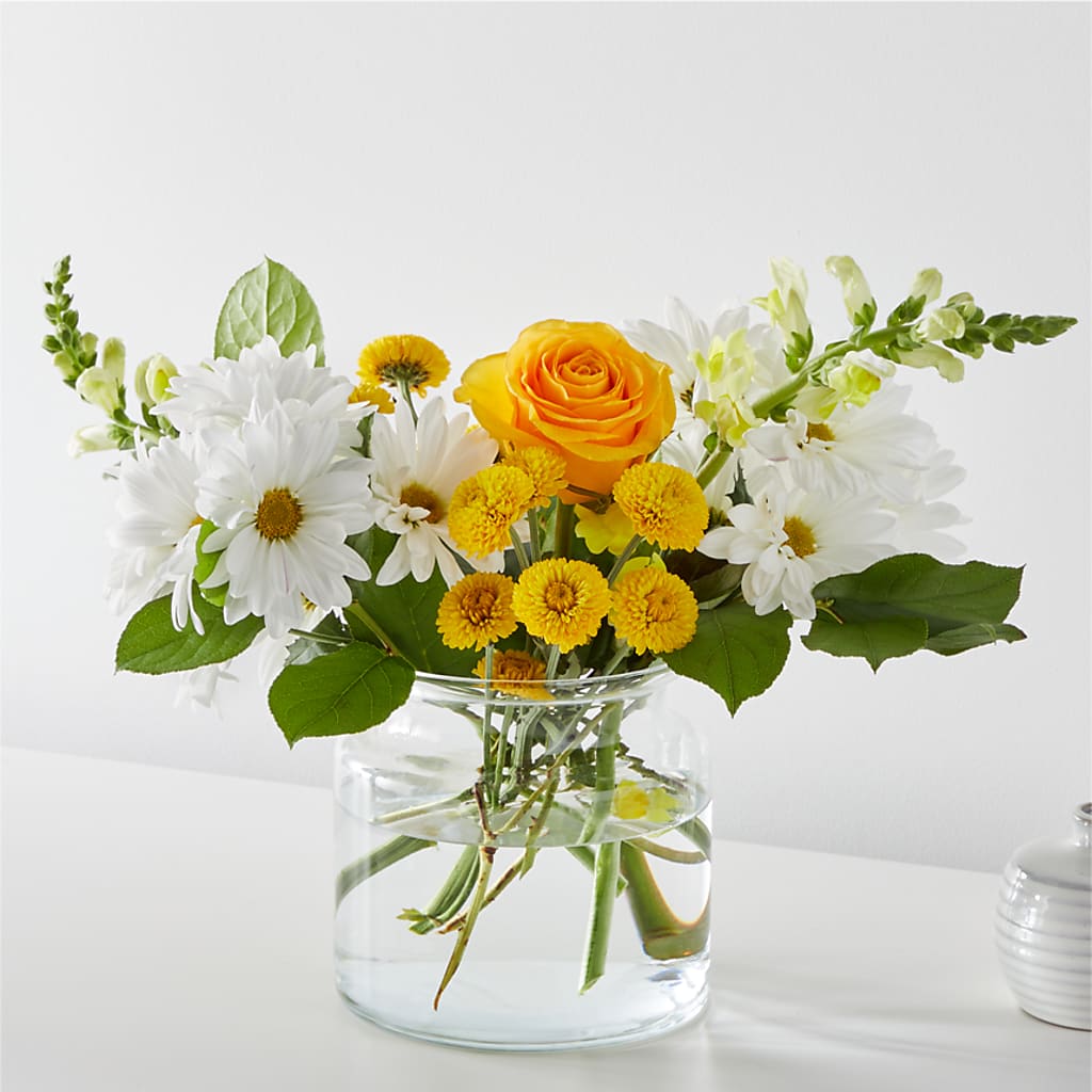 Sun Salutation Bouquet – Hy-vee, West Des Moines IA