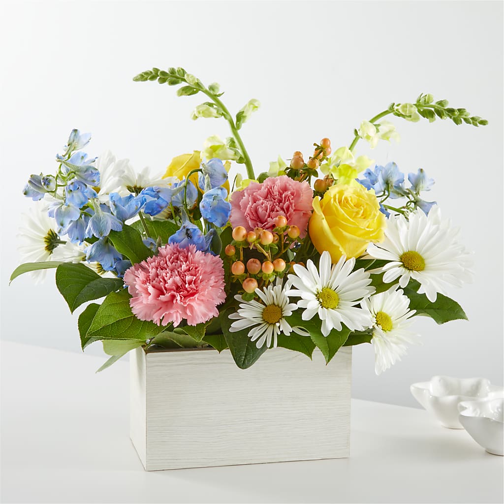 Sun Salutation Box Bouquet – Hy-vee, West Des Moines IA