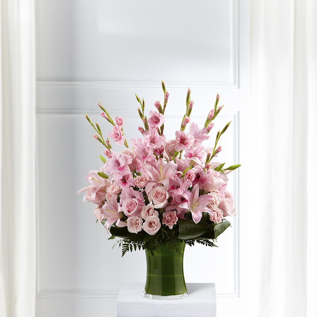 Lovely Tribute Bouquet – Hy-vee, West Des Moines IA