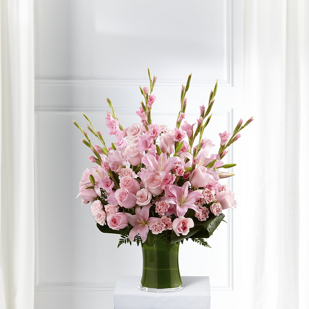 Lovely Tribute Bouquet – Hy-vee, West Des Moines IA