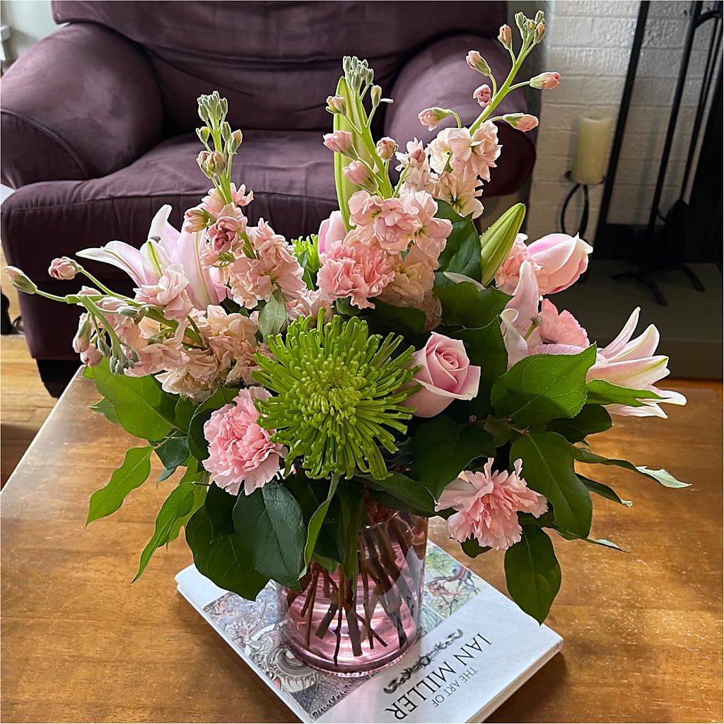 Pretty in Pink Bouquet – Hy-vee, West Des Moines IA