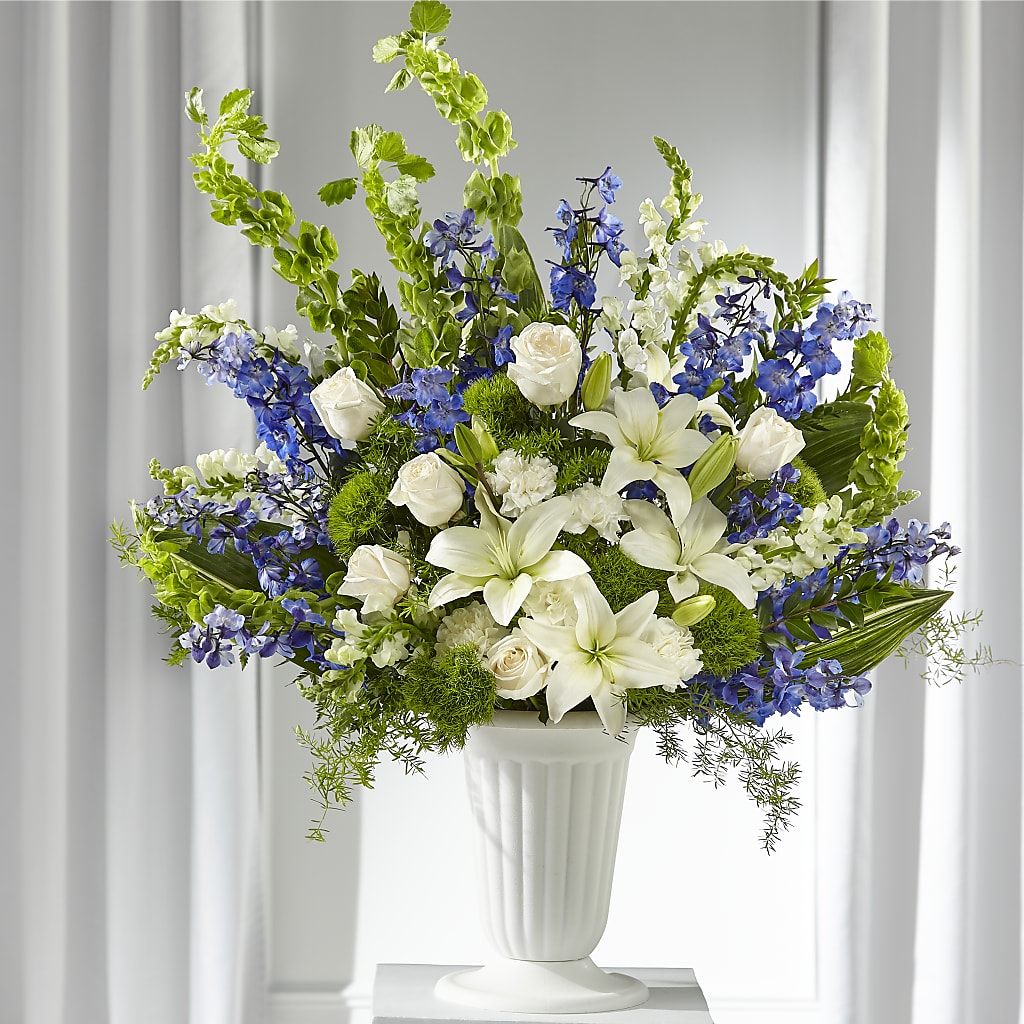 Heartfelt Hope Arrangement – Hy-vee, West Des Moines IA