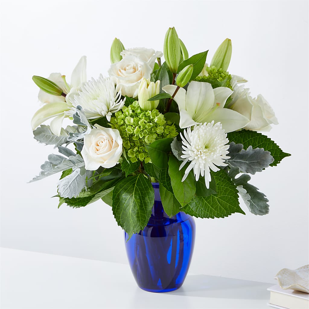 Snowy Dreams Bouquet – Hy-vee, West Des Moines IA