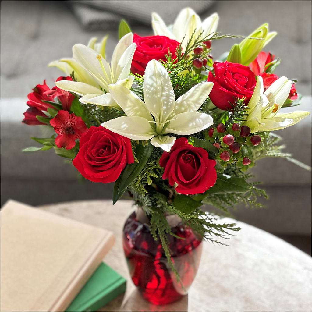 Evergreen Delight Bouquet – Hy-vee, West Des Moines IA