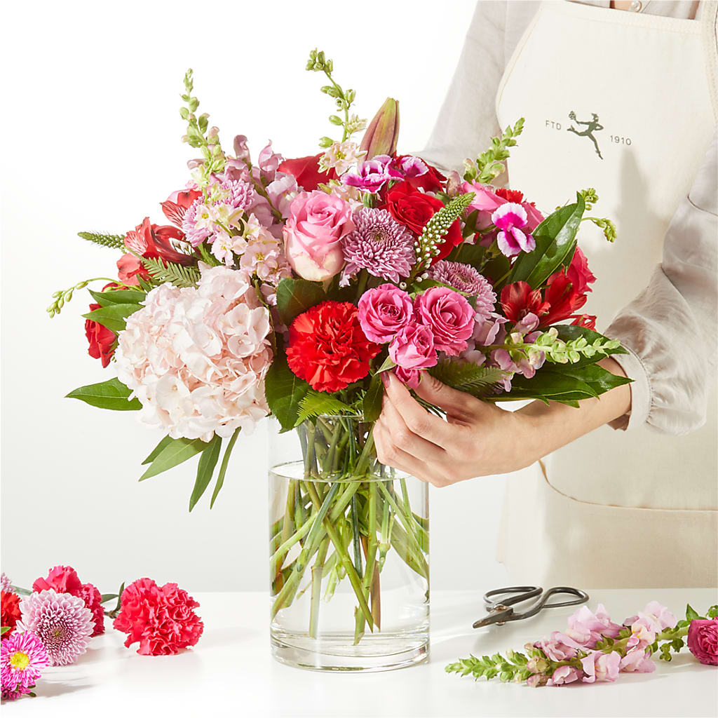 Swooning Over You - A Luxury Florist Original –  Hy-vee, West Des Moines IA