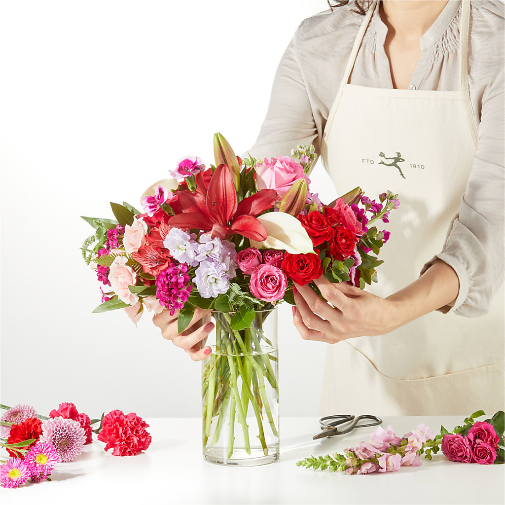 Swooning Over You - A Luxury Florist Original –  Hy-vee, West Des Moines IA