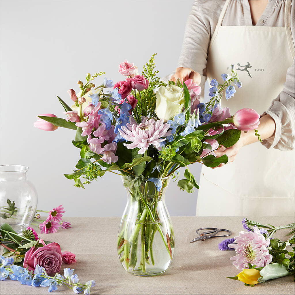 Pastel Tradition - A Florist Original –  Hy-vee, West Des Moines IA