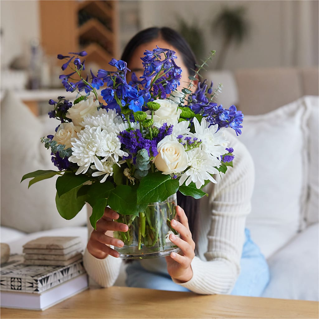 Cerulean Waves Bouquet –  Hy-vee, West Des Moines IA