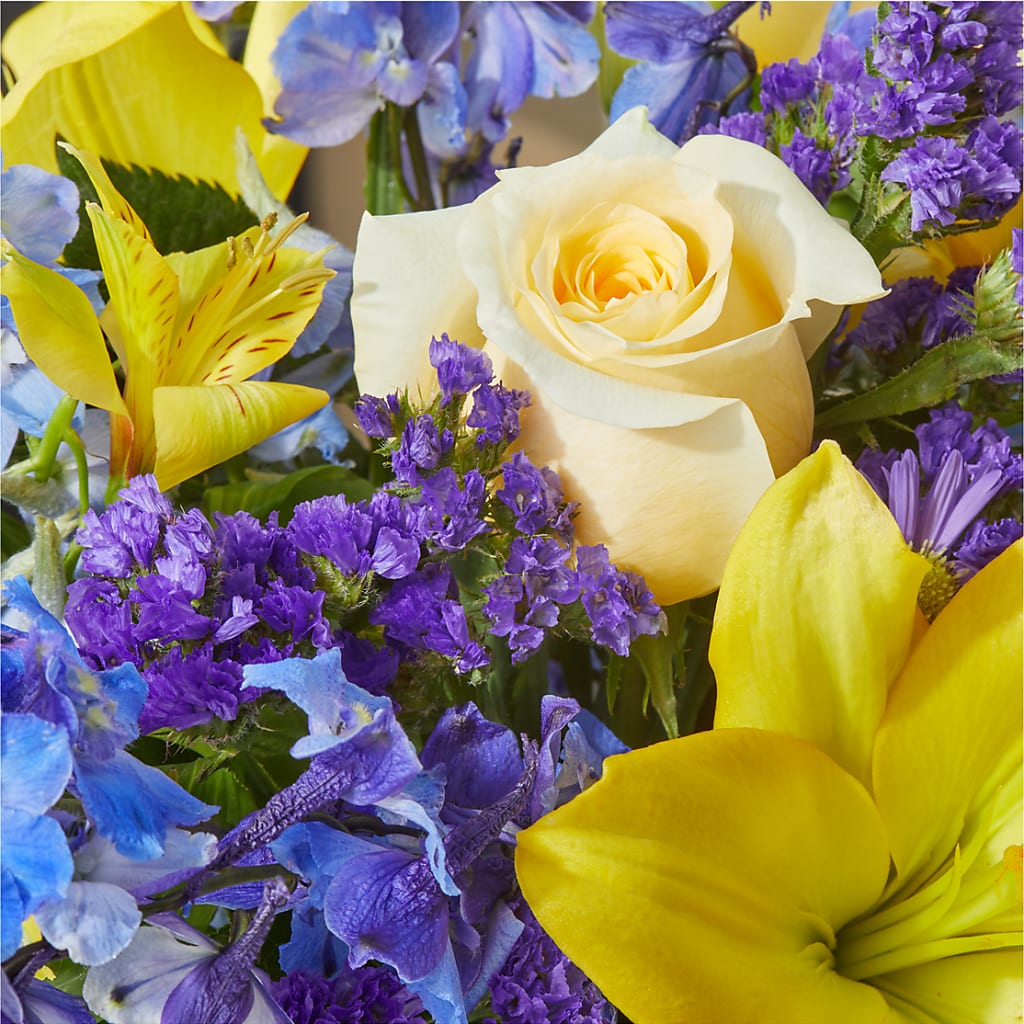 Limoncello Bouquet –  Hy-vee, West Des Moines IA