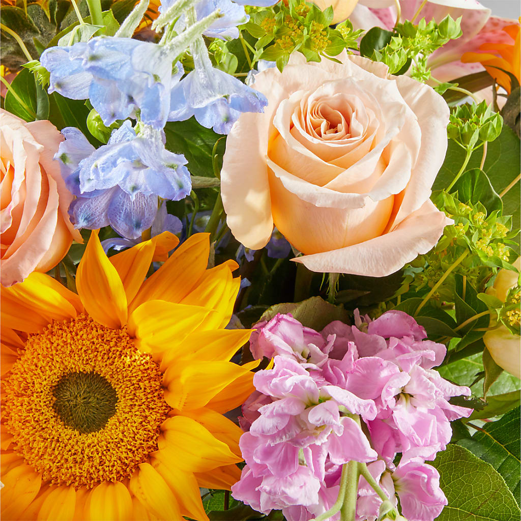Dreamy Meadows Bouquet –  Hy-vee, West Des Moines IA