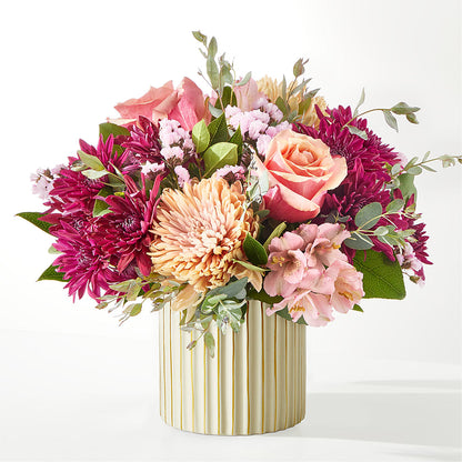 Berry Cobbler Bouquet with Ivory Vase –  Hy-vee, West Des Moines IA
