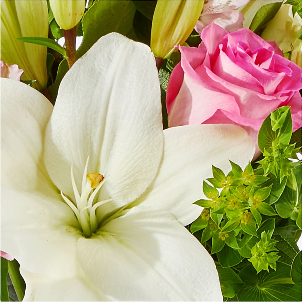 Fondly Bouquet –  Hy-vee, West Des Moines IA